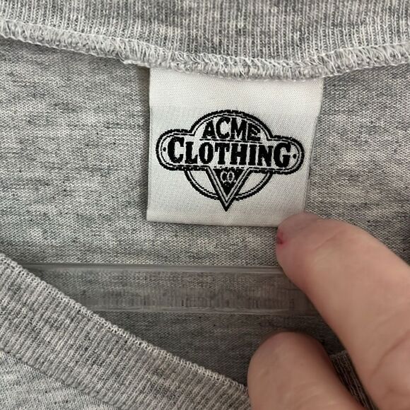 Looney Tunes Acme Vintage Gray Graphic T-Shirt V Neck SZ 1X - Picture 3 of 6